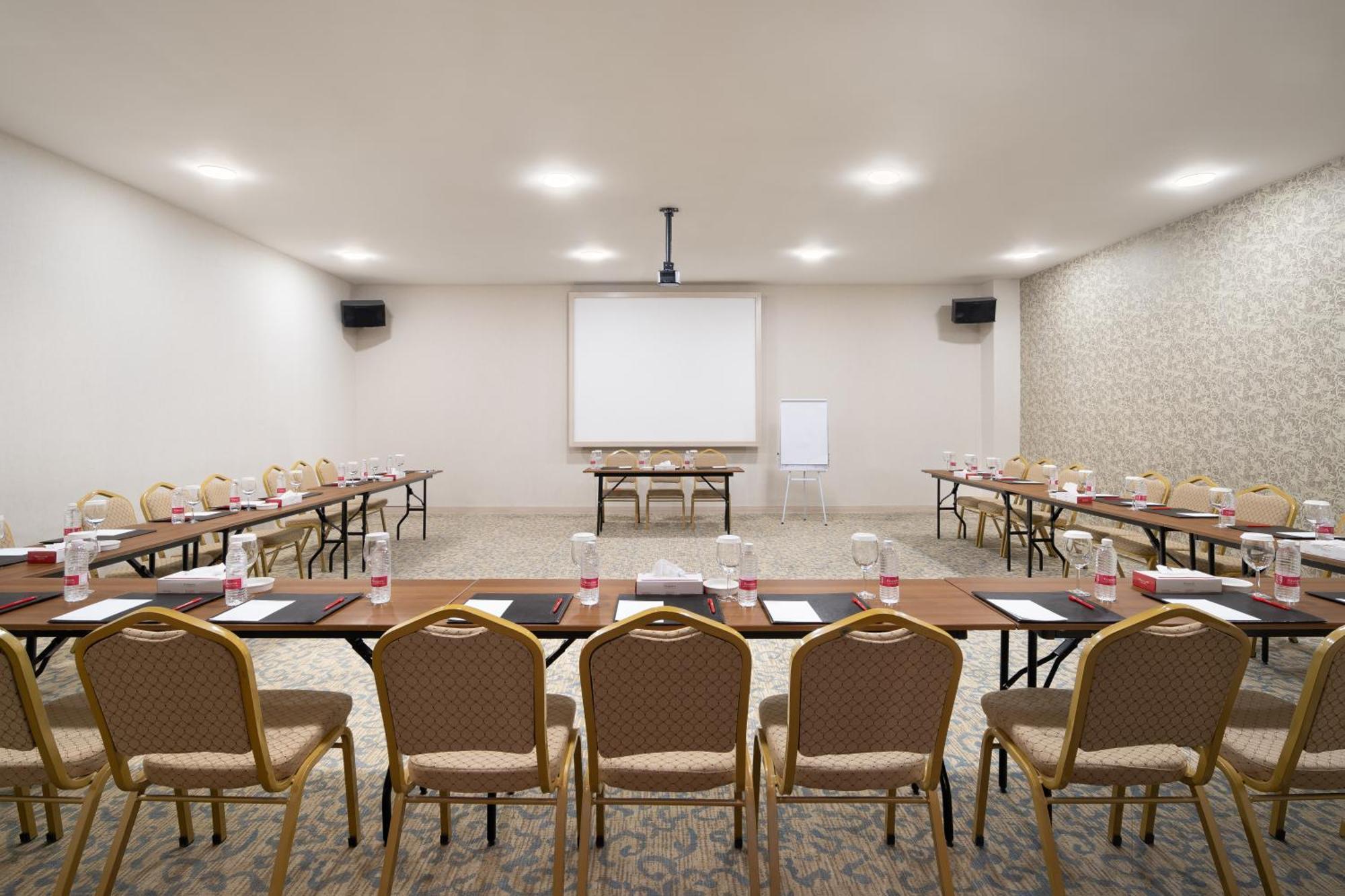 ホテル Ramada By Wyndham - Sulaymaniyah Salim Street エクステリア 写真