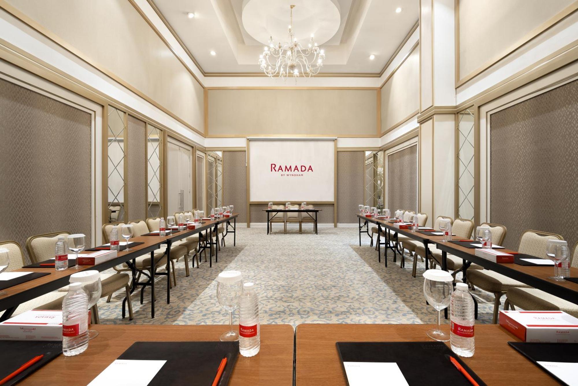 ホテル Ramada By Wyndham - Sulaymaniyah Salim Street エクステリア 写真