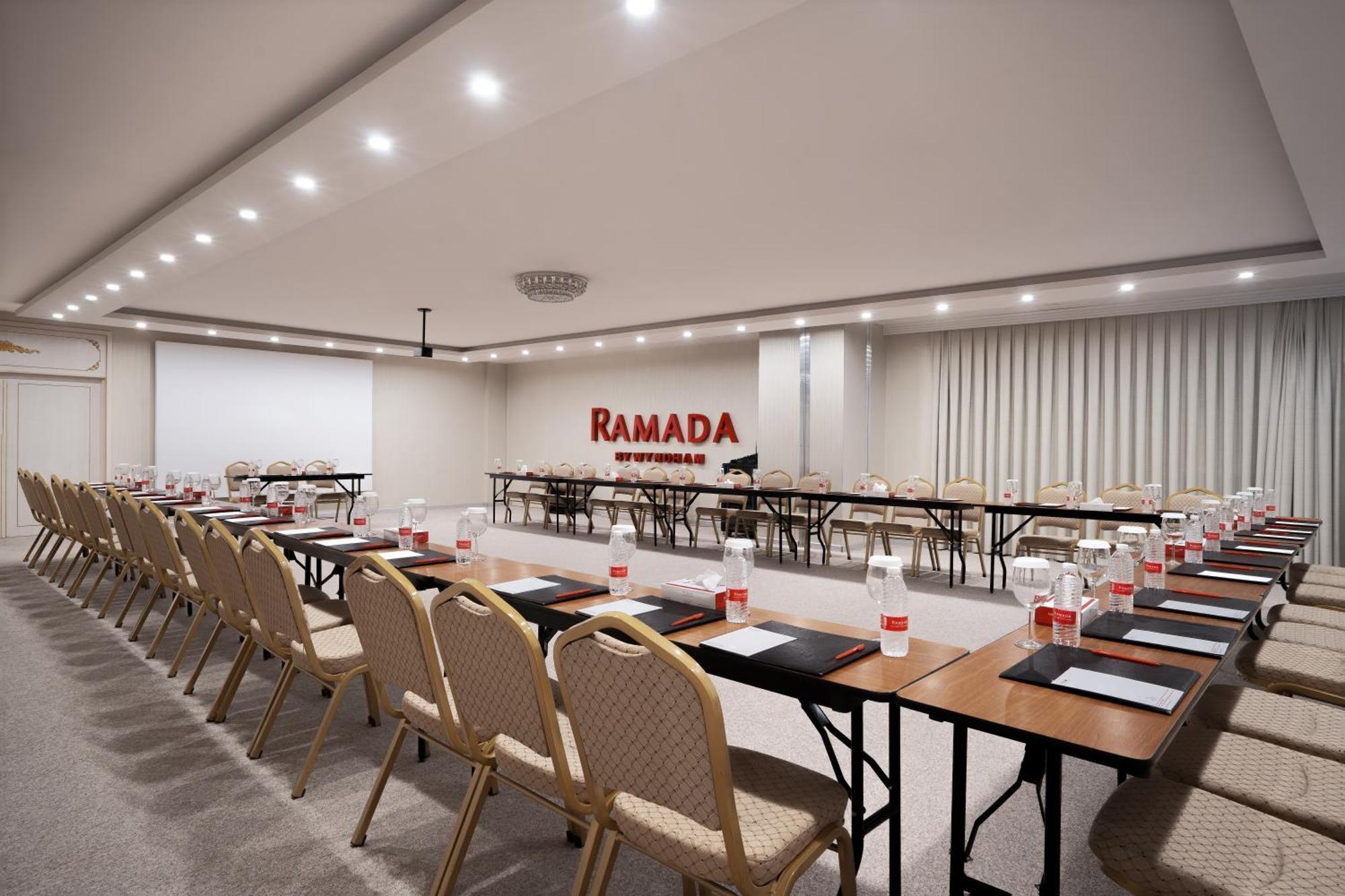 ホテル Ramada By Wyndham - Sulaymaniyah Salim Street エクステリア 写真
